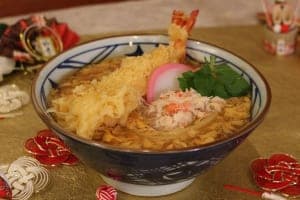 【実食！】豪華でめでたい年明けうどん！丸亀製麺「大海老天と本ずわい蟹の玉子あんかけうどん」