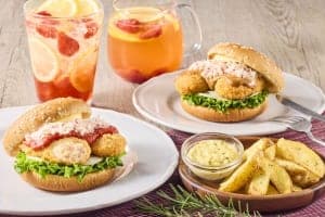 『フレッシュネス』北海道の冬の幸をたっぷり！「オオズワイガニのクリームコロッケバーガー」発売